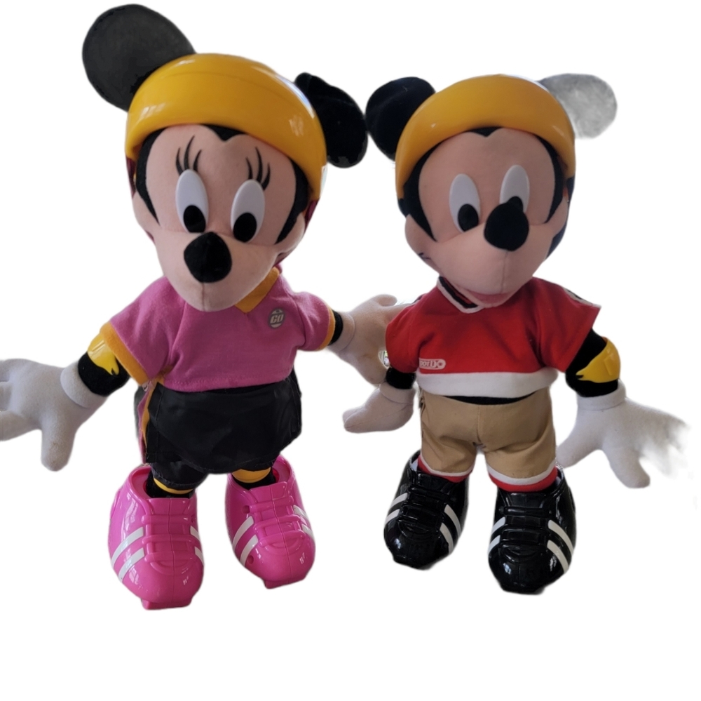 Mickey & Minnie on Rolling skates